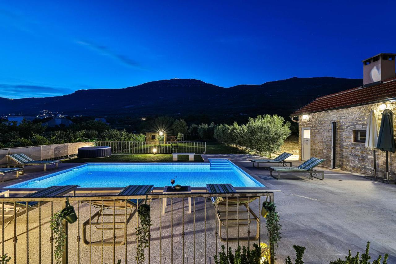 Home Away From Home With Outdoor Pool, Botanical Garden And A Beautiful Sea View Kastela Luaran gambar