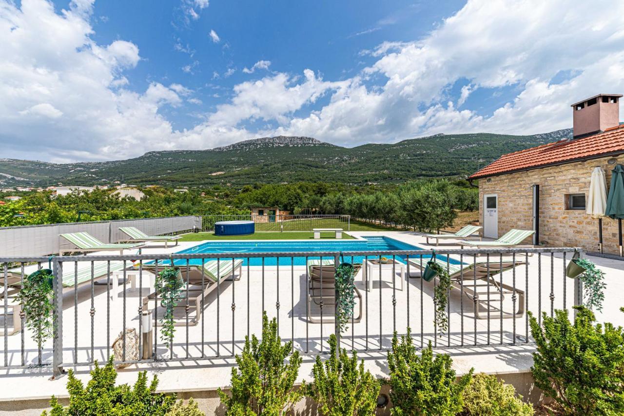 Home Away From Home With Outdoor Pool, Botanical Garden And A Beautiful Sea View Kastela Luaran gambar