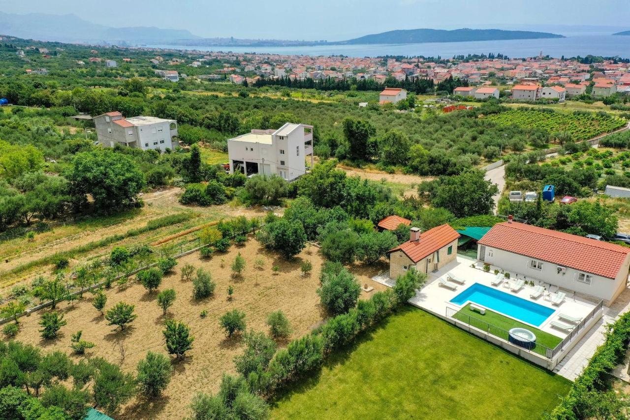 Home Away From Home With Outdoor Pool, Botanical Garden And A Beautiful Sea View Kastela Luaran gambar
