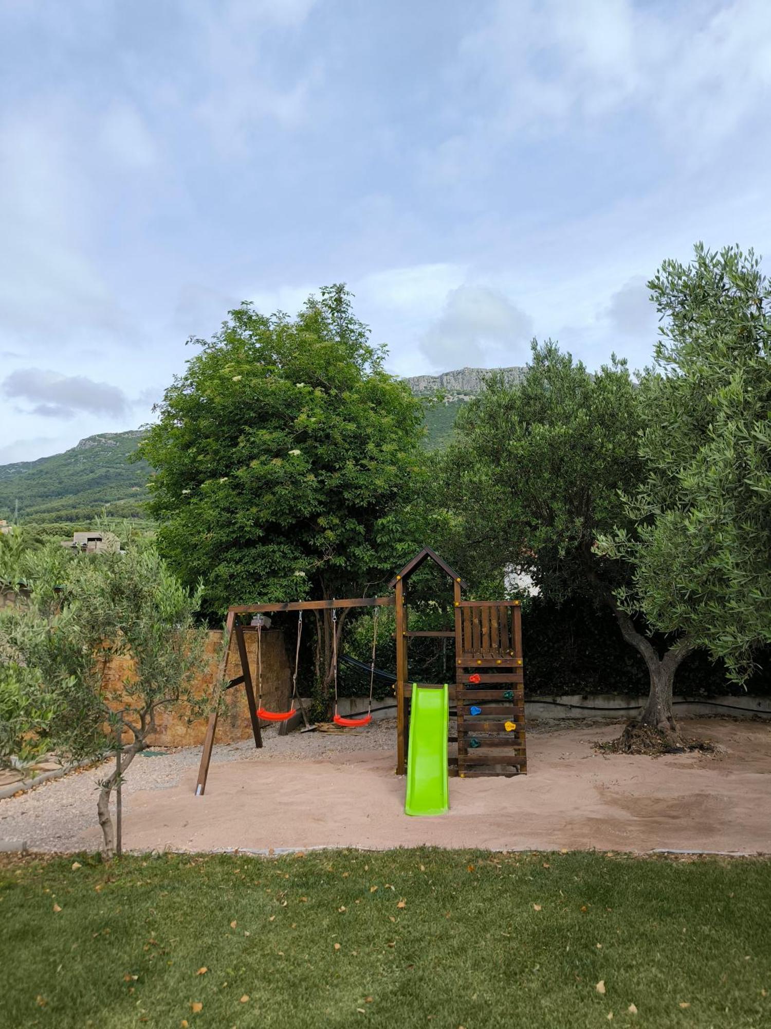Home Away From Home With Outdoor Pool, Botanical Garden And A Beautiful Sea View Kastela Luaran gambar