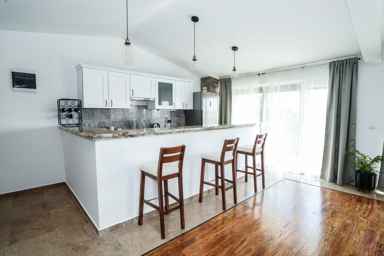 Home Away From Home With Outdoor Pool, Botanical Garden And A Beautiful Sea View Kastela Luaran gambar