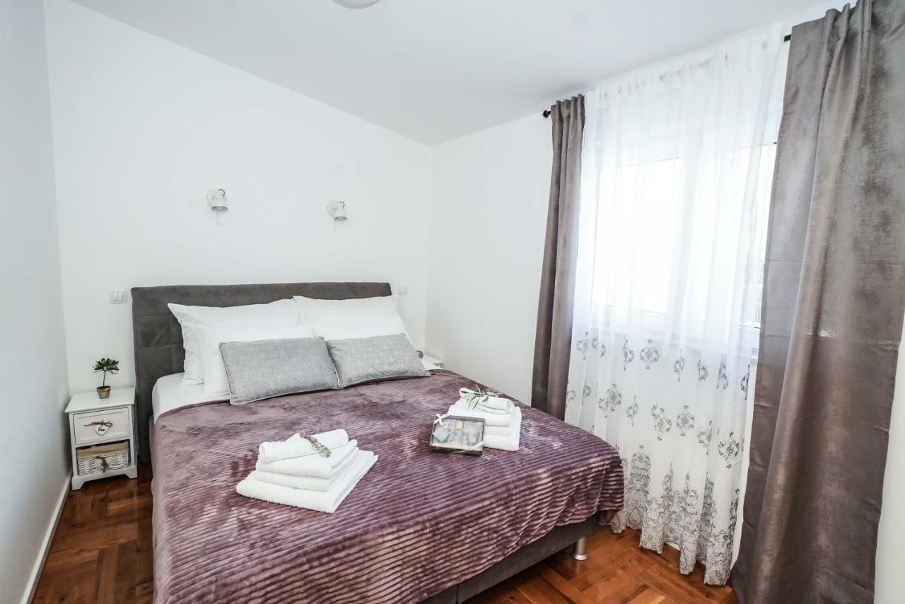 Home Away From Home With Outdoor Pool, Botanical Garden And A Beautiful Sea View Kastela Luaran gambar